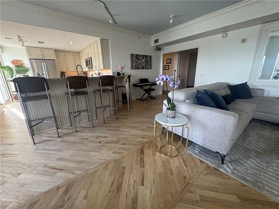 1st image of 195 14th St NE #Penthouse 206