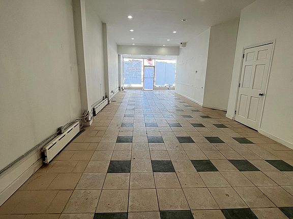 3rd image of 12230 Rockaway Blvd Floor 1