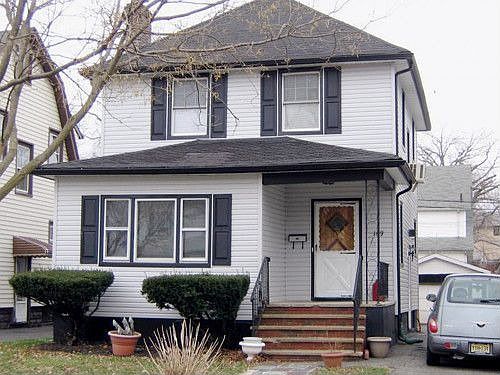 1st image of 169 Leslie St
