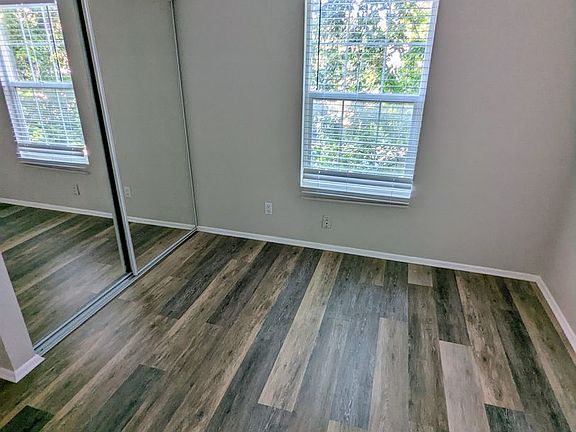 4th image of 1460 E Foxboro Dr #2