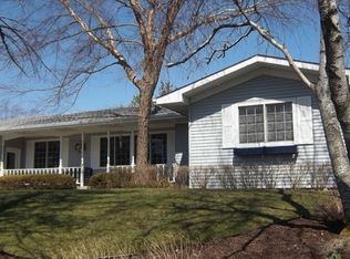 3710 W Lee St, McHenry, IL 60050