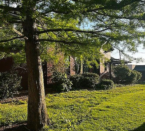 2nd image of 1644 Madison Ave