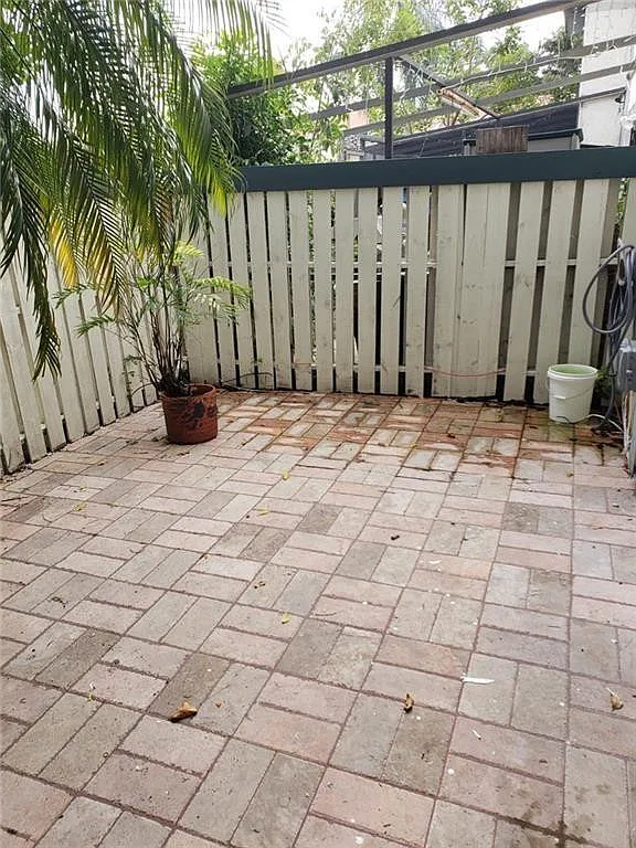 3 bed, 2.5 bath, 1732 sqft, $3,000 — Photo 4
