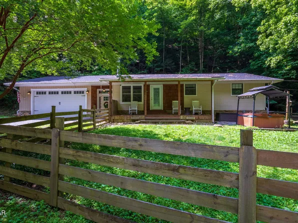 3528 Lost Branch Rd, Sevierville, TN 37862