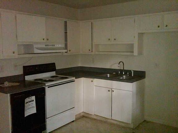2nd image of 461 Camelot Pkwy