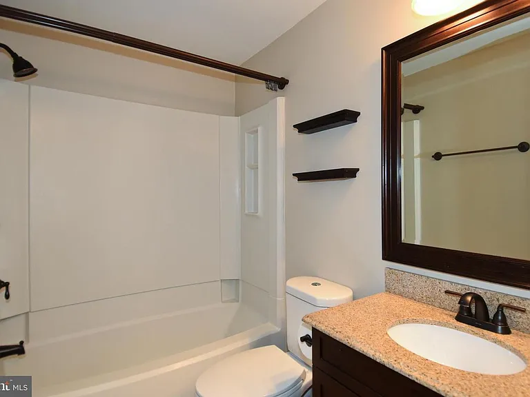 27 Marian Ct — Photo 16