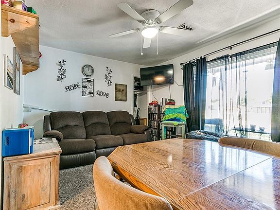 4th image of 3049 SE 18th Pl