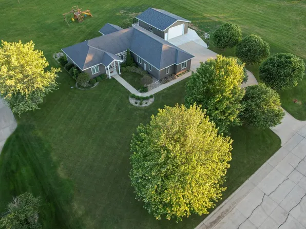 1109 Saint Andrews Dr, Cherokee, IA 51012