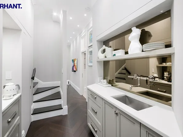 140 West 69th Street image 13 of 18