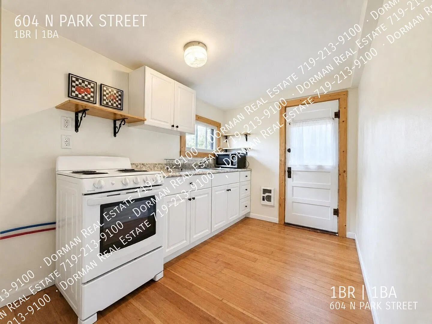 Pending Approval - Darling Studio Cabin Close To Everything Downtown! — Photo 2