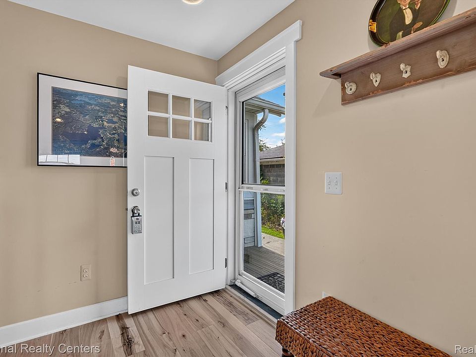 9749 Beverly Dr, photo 7
