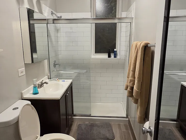 1514 N Honore St #1B — Photo 1