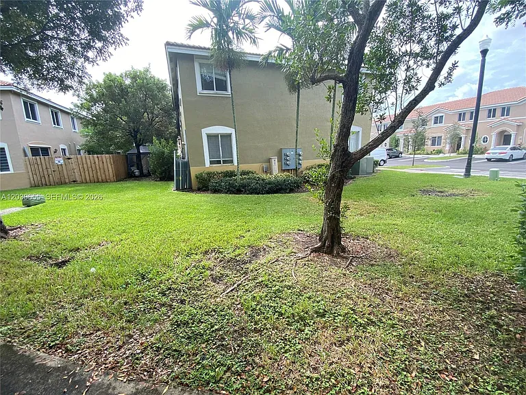2330 SE 10th St #2330 — Photo 16