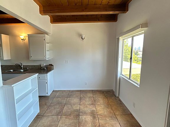 3rd image of 700 Robinson St APT 6