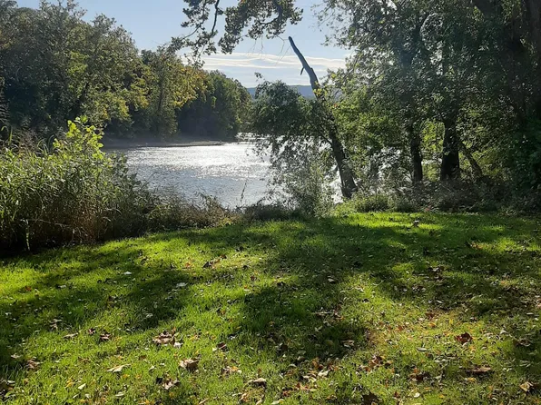 502 Dailey Rd, Charles Town, WV 25414