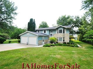 5100 Sunset Dr, Cedar Rapids, IA 52404