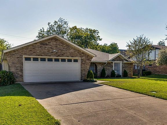 3rd image of 4712 Bonneville Dr
