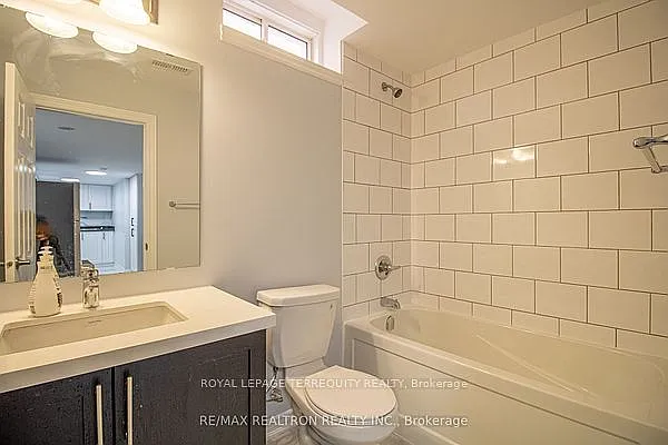 32 Crombie St #BASEMENT — Photo 14