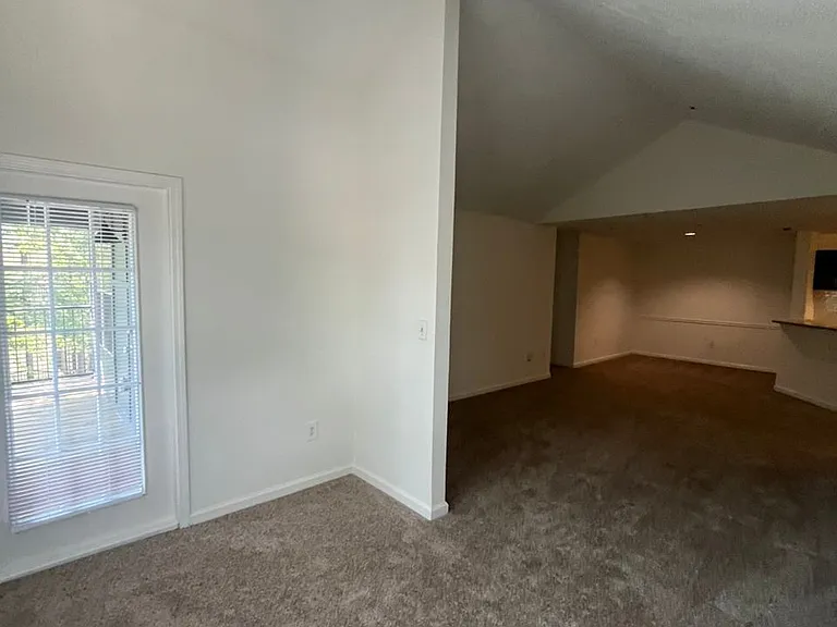 Wesley St. Claire Apartments at Lawrenceville — Photo 303