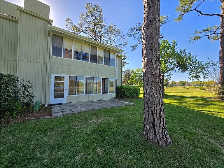 582 Fairways Cir #A — Photo 18