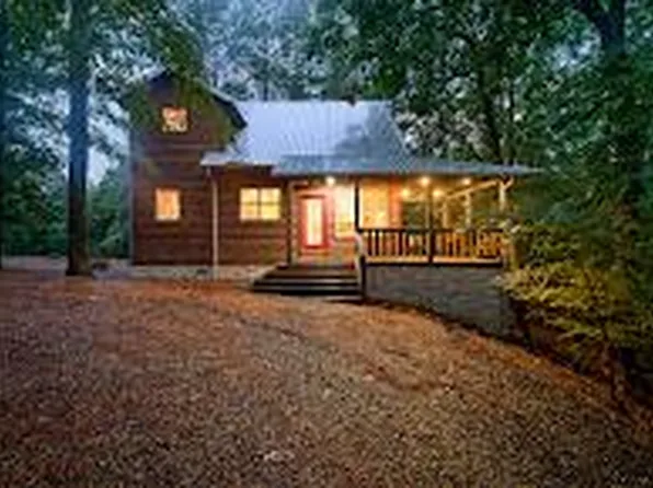 560 Southern Hills Cir, Broken Bow, OK 74728
