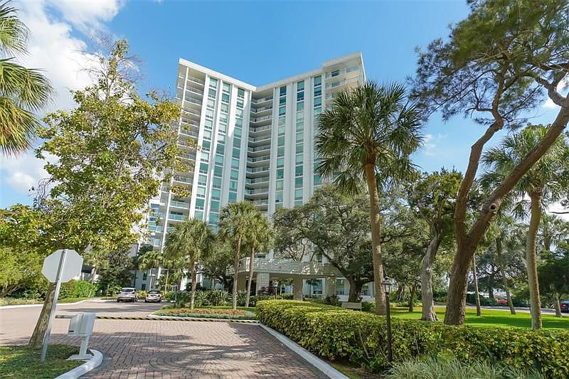 1st image of 1111 N Gulfstream Ave APT 2A
