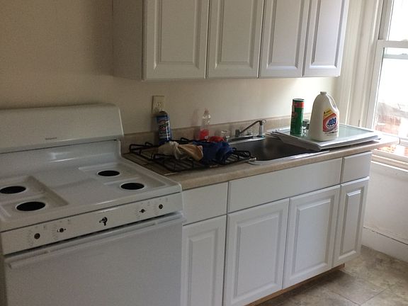 4th image of 310 W Upsal St
