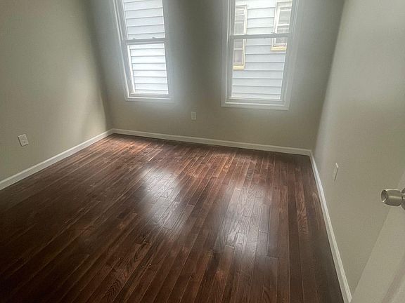 4th image of 24 Salem St Floor 2