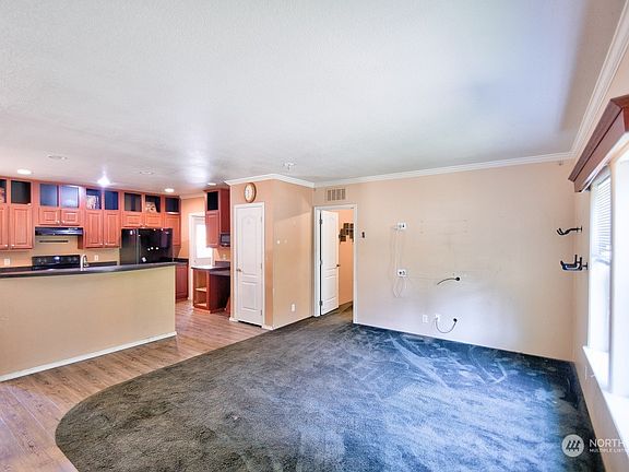 3rd image of 581 E Dartmoor Drive