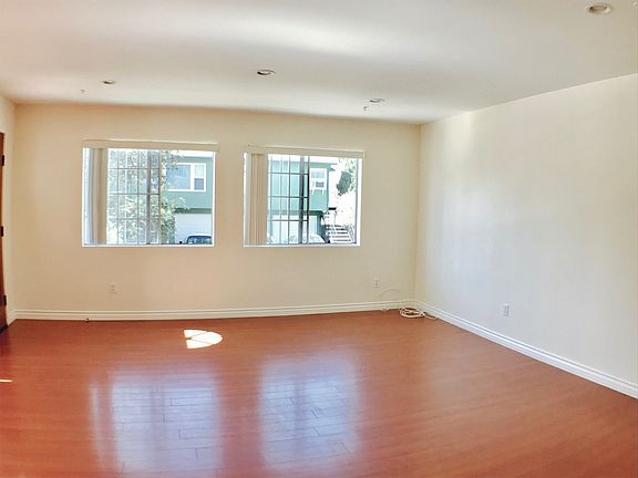 4th image of 544 W Doran St Unit 4