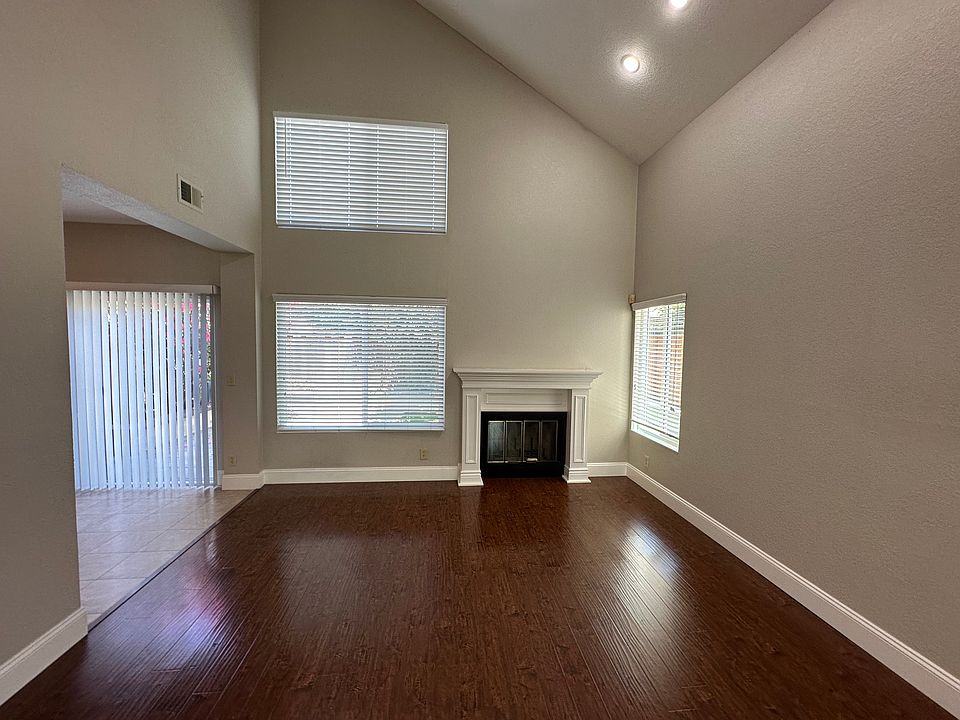 1st image of 1631 Valley Crest Dr