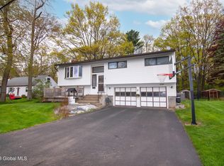 2 Furlong Dr, Albany, NY 12205