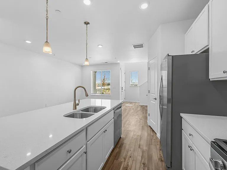 6817 Huddersfield Ln — Photo 10