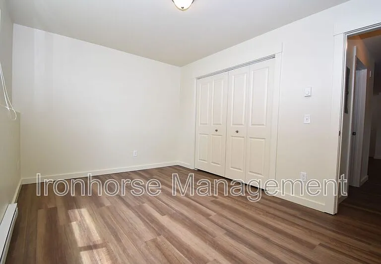 807 W Villard St #13 — Photo 13