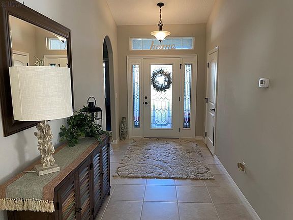 4th image of 155 Park Place Cir