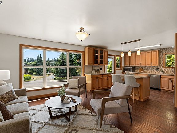 3rd image of 3805 SE Lake Rd