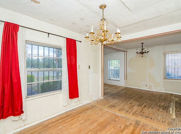5th image of 4150 Commercial Ave
