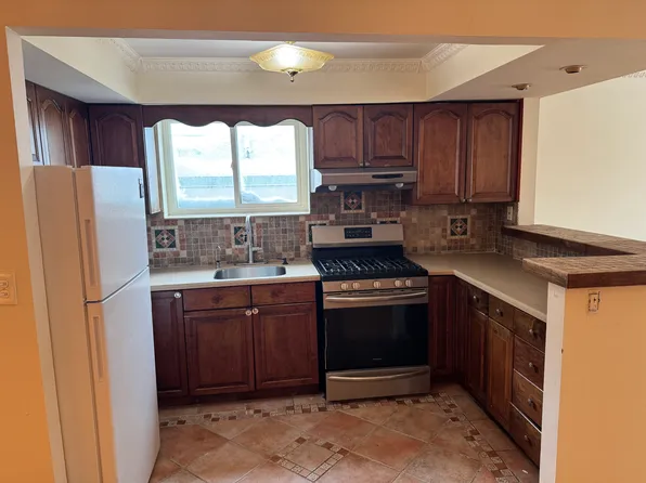 563 Soundview Ave #2A, Bronx, NY 10473