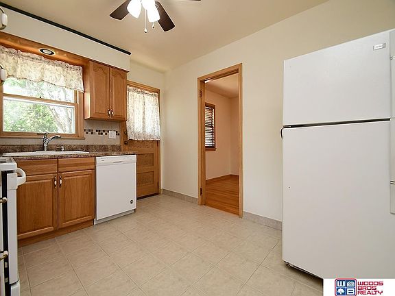 3rd image of 5517 Woolworth Ave