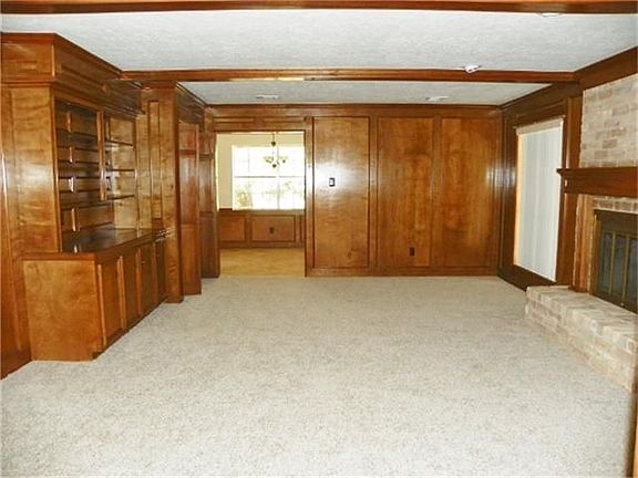 Spacious family room