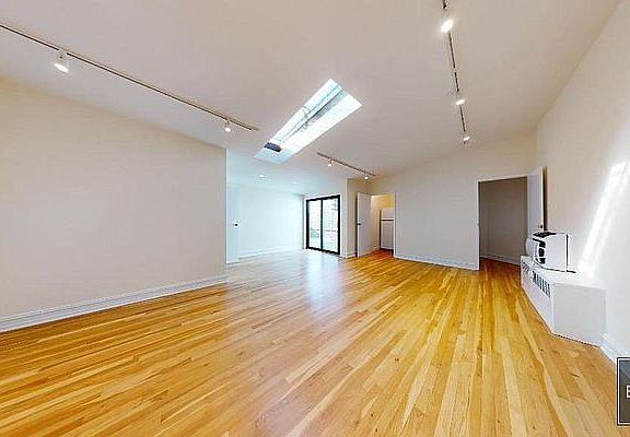5th image of 1 Astor Pl #L
