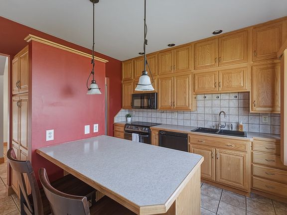 5th image of 578 Harter Ave