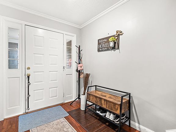 3rd image of 41 Aster Court