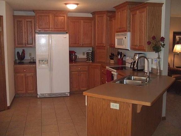 3rd image of 4506 SW Lakeside Dr