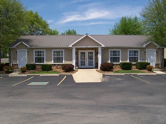 4th image of 800 E Spring St #R01