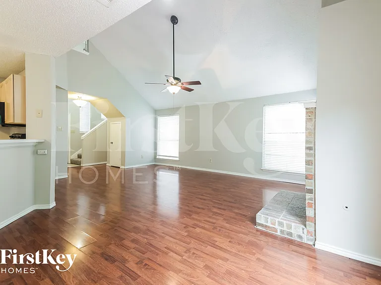 1733 Prescott Dr — Photo 6