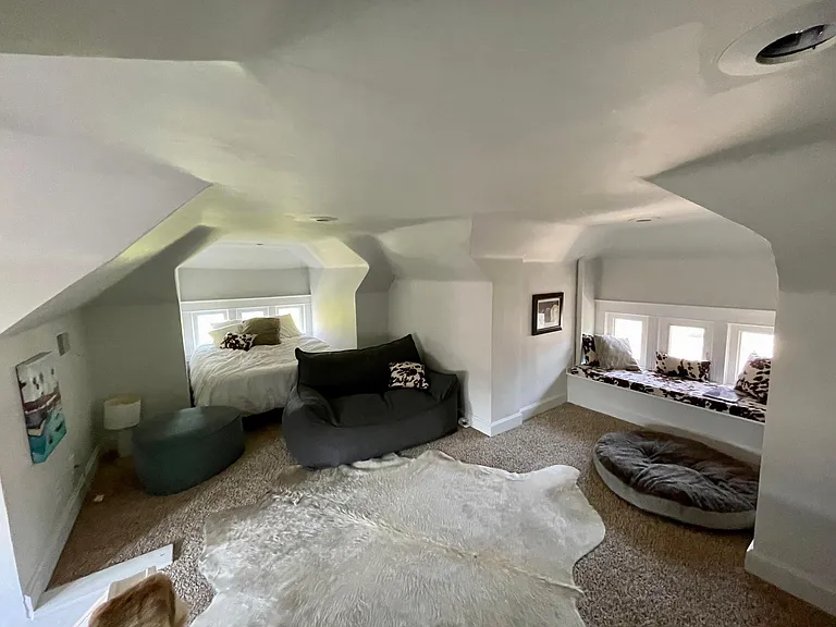 4233 Kenwood Ave — Photo 26