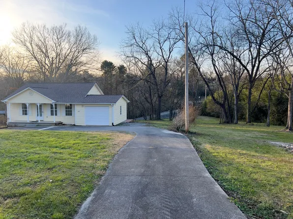 527 Karrow St, Maryville, TN 37803