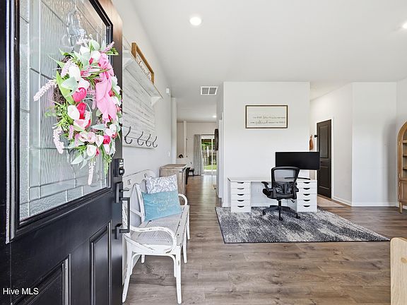 4th image of 116 Featherstone Lane