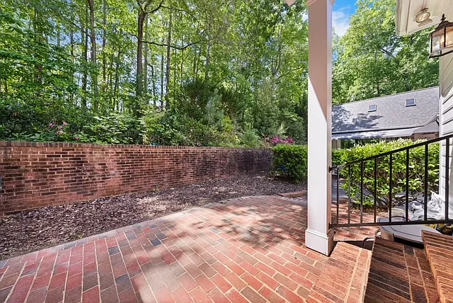 42 - a Cheswick Place - 1 — Photo 4